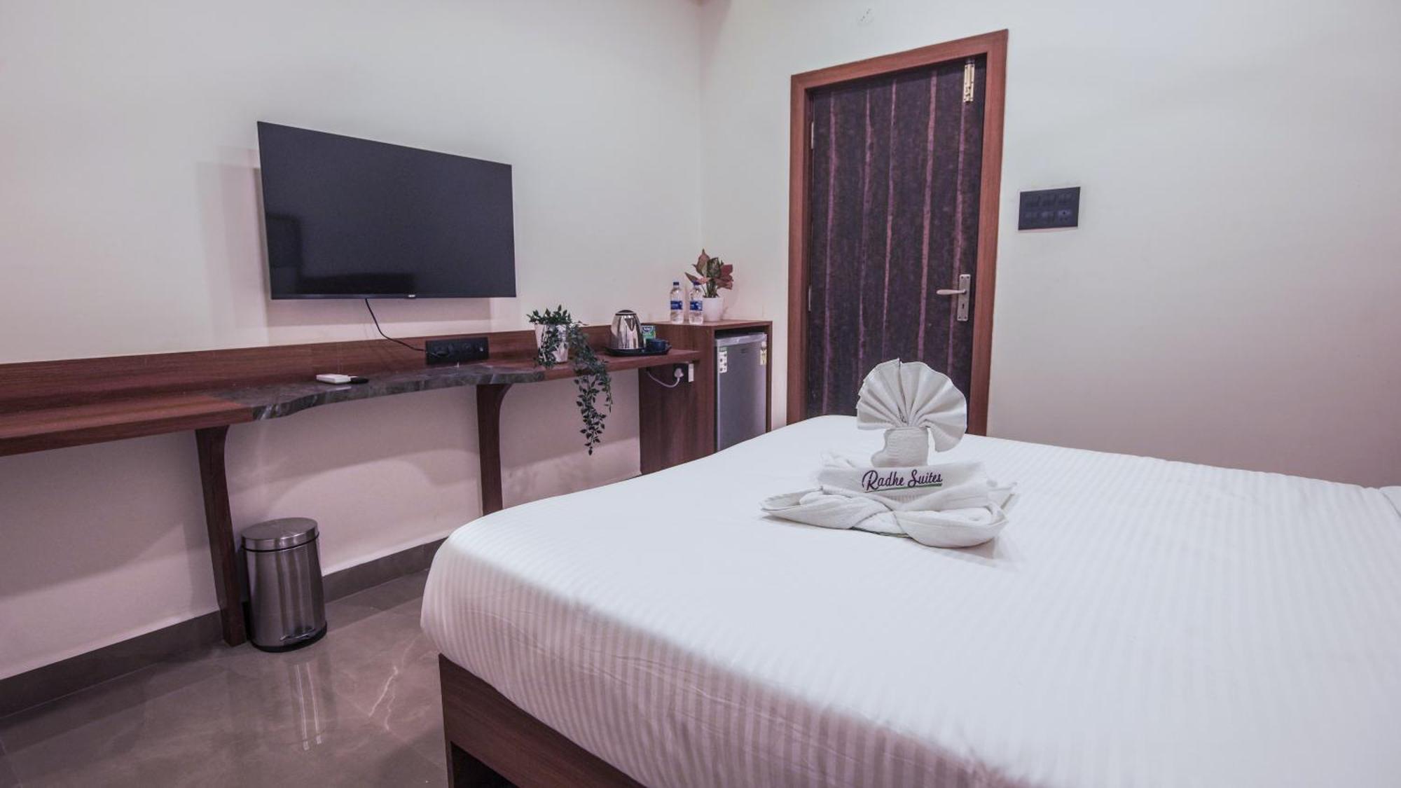 Radhe Suites Hyderabad Exterior foto