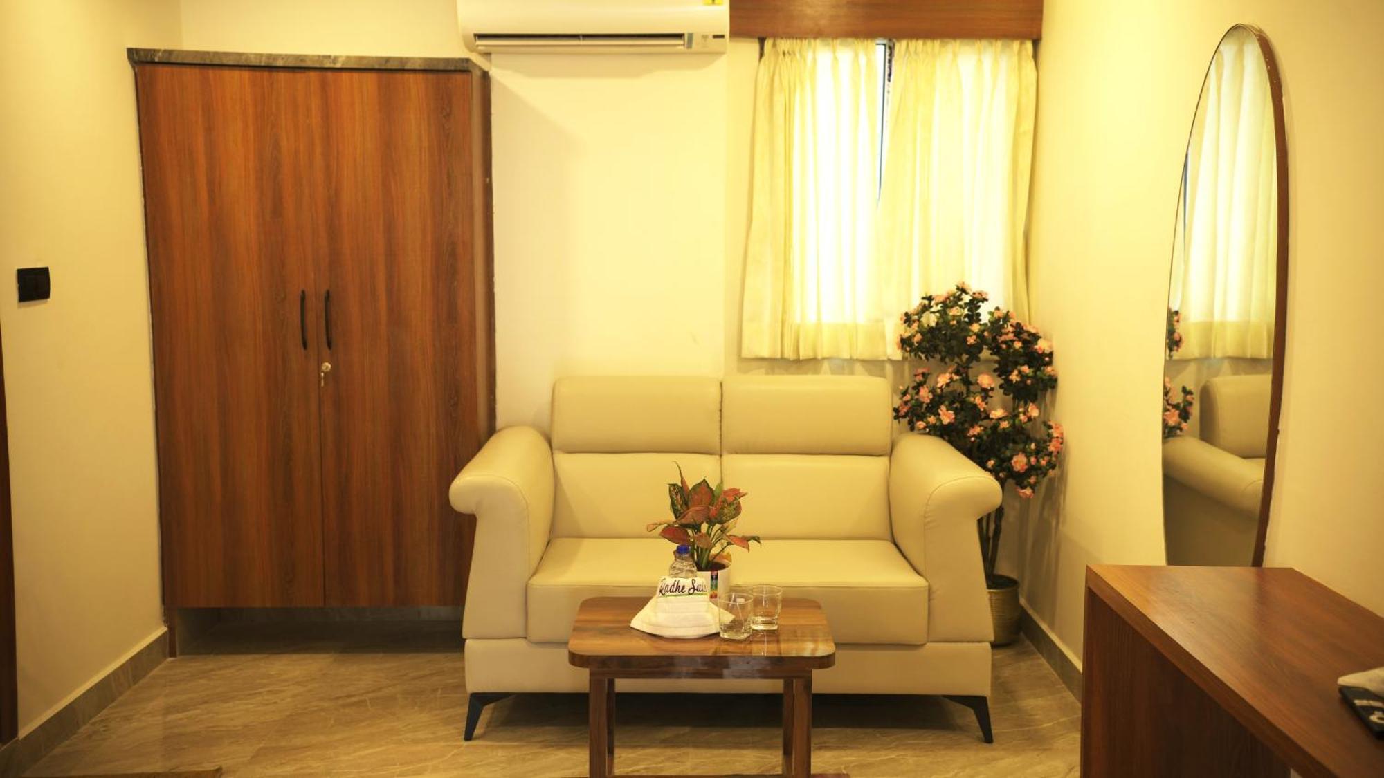 Radhe Suites Hyderabad Exterior foto